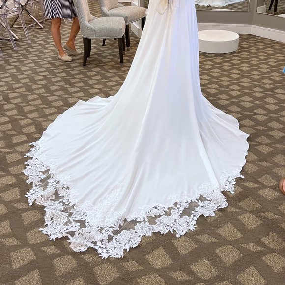 Essence of Australia Wedding Dress, Bridal Size 8 - Never worn or altered! - Picture 3 of 6